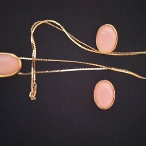 Trifari 👑 necklace and earrings